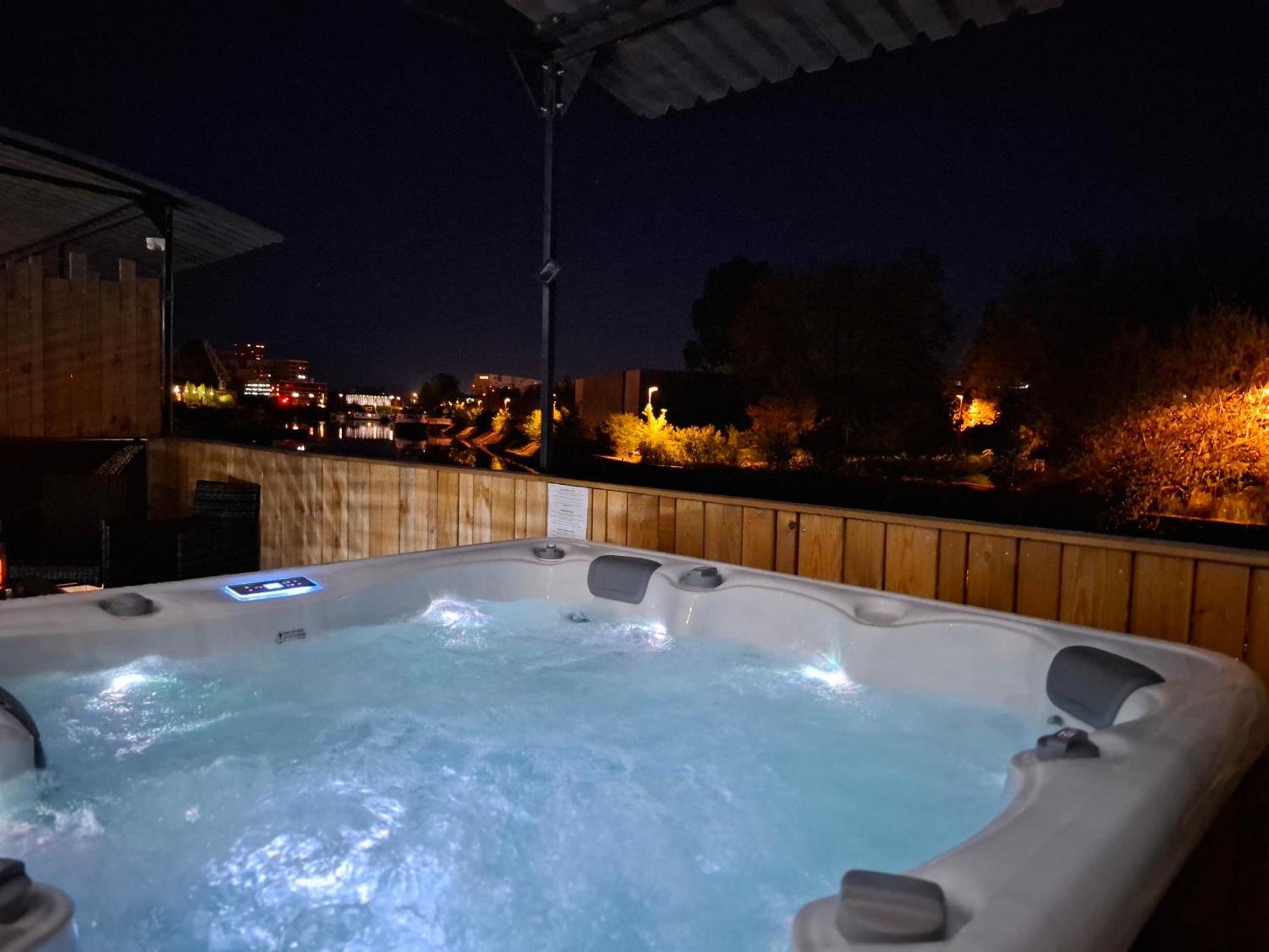 Appartement La Peniche De Fabrice Avec Jacuzzi Privatif à Strasbourg Extérieur photo