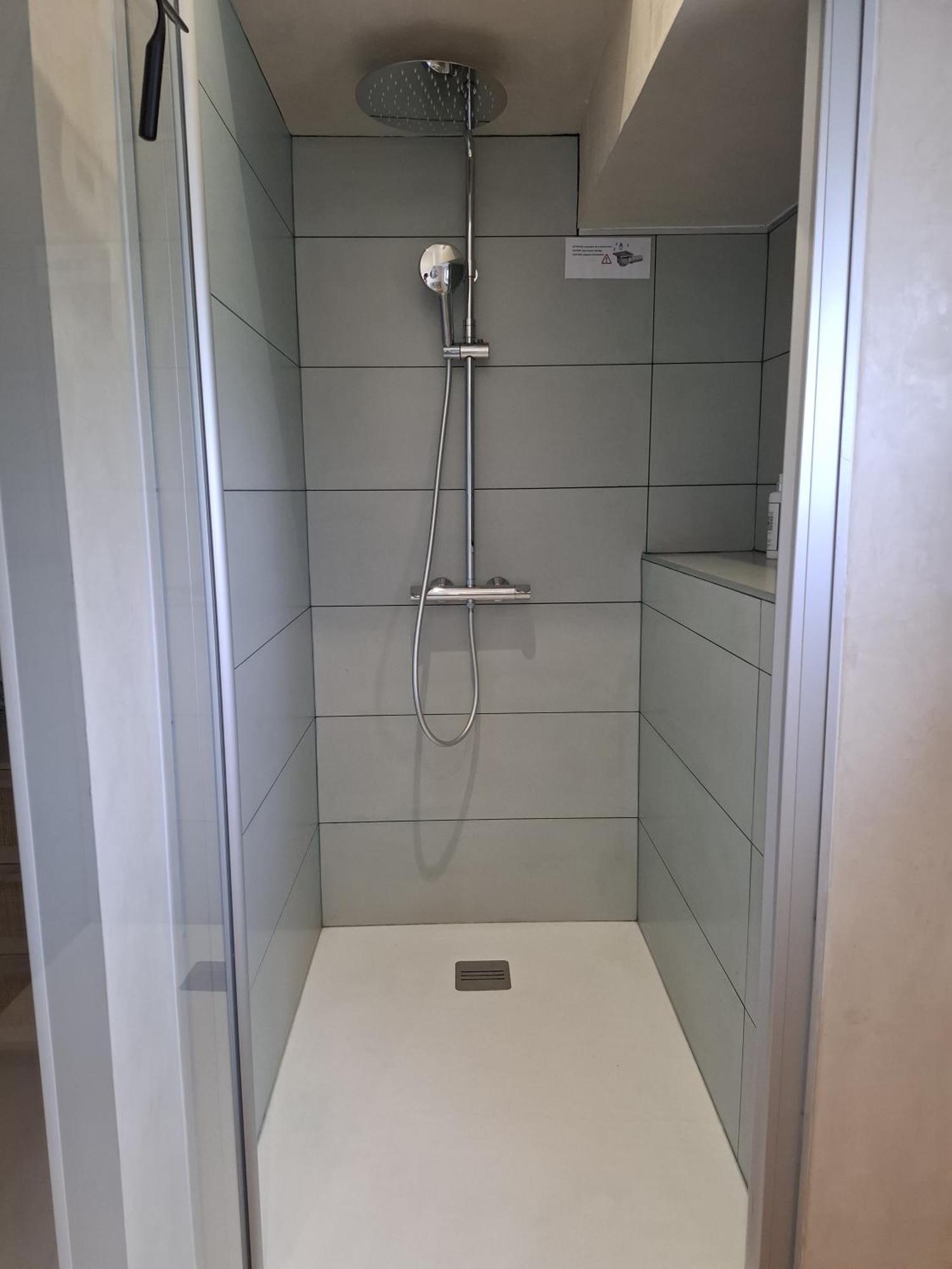 Appartement La Peniche De Fabrice Avec Jacuzzi Privatif à Strasbourg Chambre photo