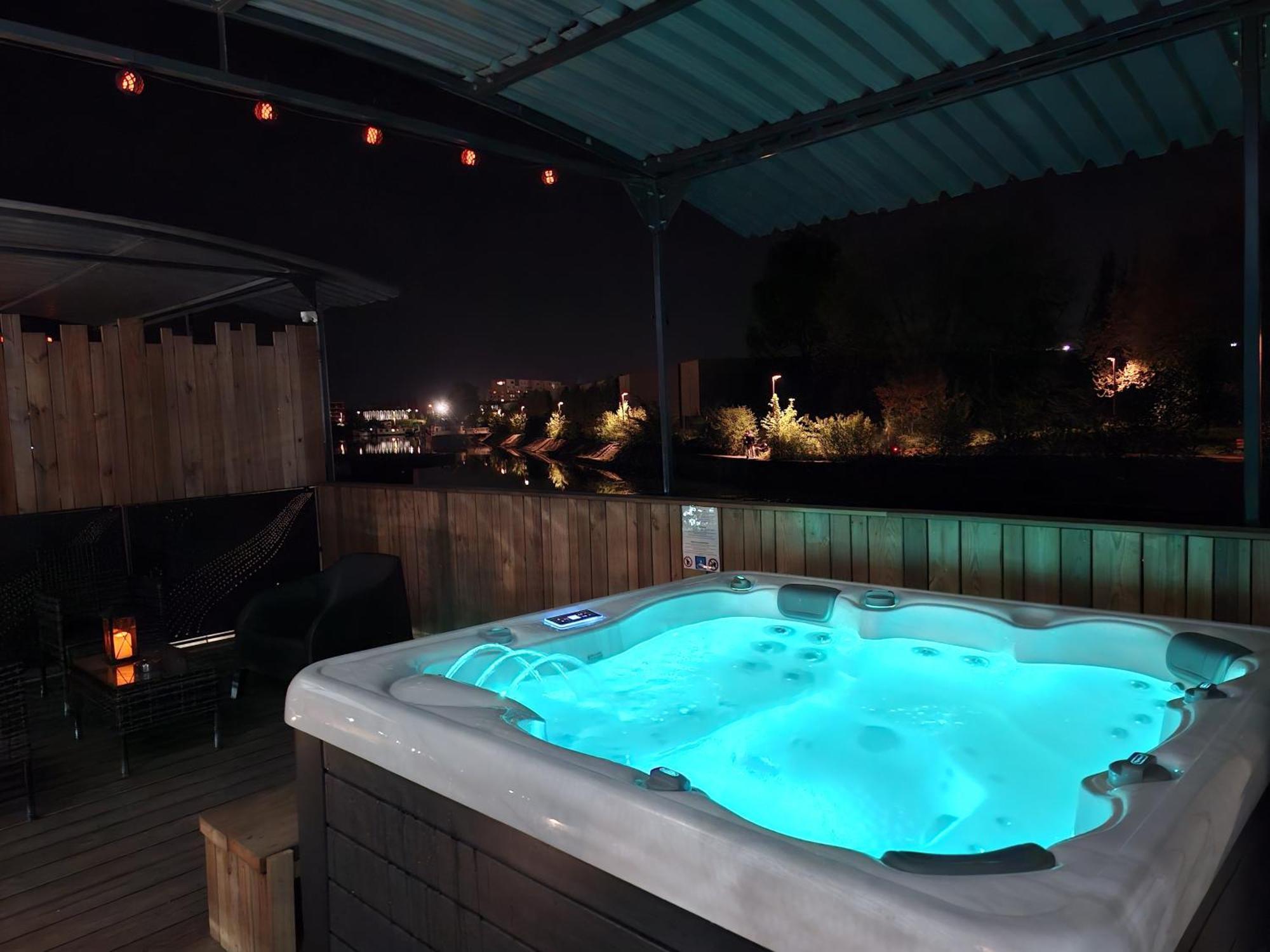 Appartement La Peniche De Fabrice Avec Jacuzzi Privatif à Strasbourg Extérieur photo